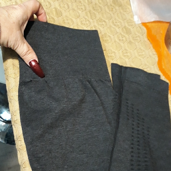 🖤 Black Seamless Sport/Yoga Legging - Picture 5 of 12